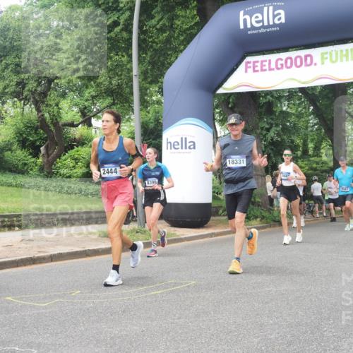 29.06.2025 - hella hamburg halbmarathon KatJ http://msf.ph/oto/8273267 29.06.2025 10:40:03 Zwischen KM18-KM19 1706, 2444, 3208, 3209, 5169, 5194, 6390, 7786, 8390 meine-sportfotos.de