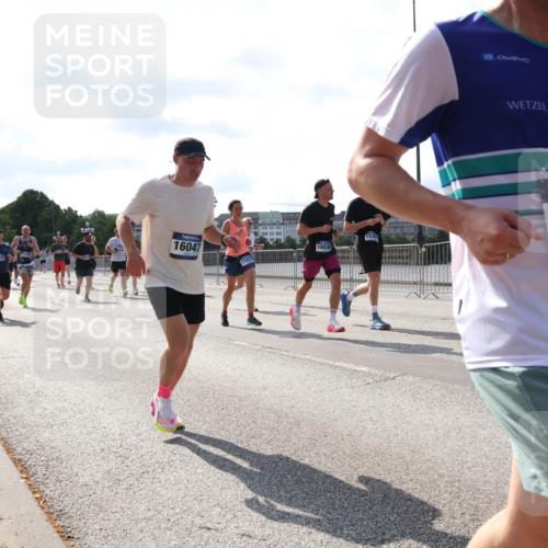 29.06.2025 - hella hamburg halbmarathon Lena Gebhardt http://msf.ph/oto/8273270 29.06.2025 09:57:40 Lombardsbrücke 13750, 16047, 1151, 16039, 0, 399, 1030, 1086, 1094, 1193, 1320, 1321, 1327, 1422, 1442, 1563, 1870, 2119, 2252, 2444, 2448, 2488, 2595, 2814, 2855, 2946, 3048, 3058, 3096, 3103, 3114, 3698, 3999, 4261, 4299, 4379, 4558, 4986, 5013, 5018, 5021, 5024, 5032, 5305, 5633, 5775, 5820, 5907, 6125, 6355, 6356, 6374, 6569, 6585, 6628, 6720, 6762, 6776, 6795, 6942, 7134, 7221, 7397, 7478, 7594, 7646, 7742, 7930, 7932, 7952, 7973, 7976, 9316, 10191 meine-sportfotos.de