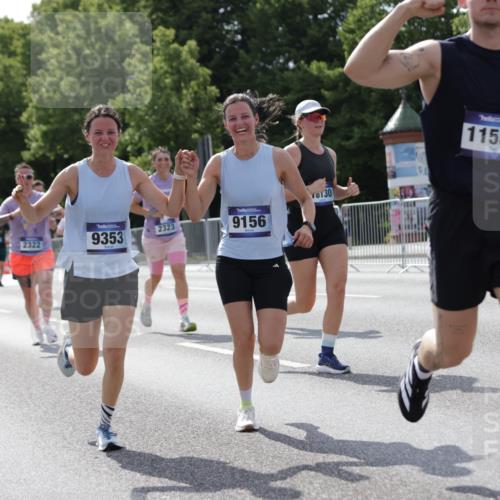 29.06.2025 - hella hamburg halbmarathon Jannik Wohlers http://msf.ph/oto/8273284 29.06.2025 10:01:49 Lombardsbrücke 1432, 1453, 2142, 2322, 2323, 3169, 4985, 5763, 6166, 6295, 6322, 7031, 7223, 7243, 9020, 9021, 9156, 9353, 9741, 9928, 10866, 11554, 11871, 11938, 12315, 12316, 12491, 12837, 14574, 14660, 14677, 14838, 15008, 15901, 16420, 16614, 16634, 16723, 18130, 18240, 19162, 19240 meine-sportfotos.de