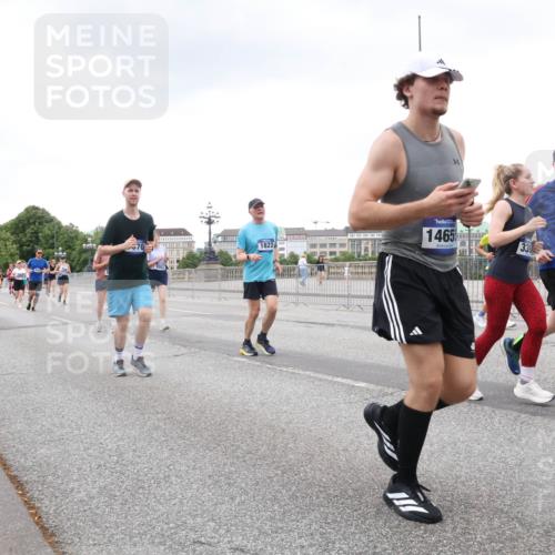 29.06.2025 - hella hamburg halbmarathon Lena Gebhardt http://msf.ph/oto/8273292 29.06.2025 10:54:27 Lombardsbrücke 1822, 1465, 336, 5309, 1652, 1198, 1263, 1762, 1779, 1822, 1949, 2084, 2244, 2532, 2586, 2600, 2761, 2854, 3079, 3187, 3188, 3249, 3364, 3465, 3467, 3761, 3795, 3857, 4323, 4685, 4720, 4838, 4971, 5157, 5185, 5216, 5309, 5514, 5804, 5817, 5898, 5933, 5993, 6023, 6279, 6468, 6583, 6982, 6987, 6988, 7498, 7670, 7874, 7946, 7986, 8801, 8803, 8867, 9130, 9138, 9203, 9521, 10207, 10331, 10471, 11033, 11287, 11354, 11567, 11569, 11785, 12268, 12270, 12930, 13272 meine-sportfotos.de
