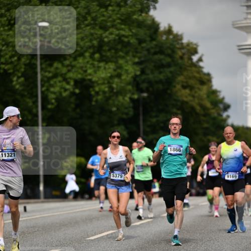 29.06.2025 - hella hamburg halbmarathon Dr. Thomas Lammeyer http://msf.ph/oto/8273316 29.06.2025 10:15:21 Kennedybrücke 1166, 1531, 1866, 1992, 4227, 5254, 5379, 5990, 5991, 7571, 8807, 8810, 9169, 9191, 10372, 10428, 11321 meine-sportfotos.de