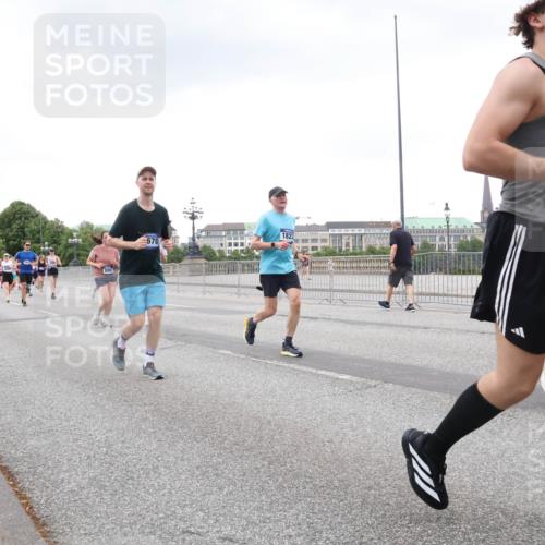 29.06.2025 - hella hamburg halbmarathon Lena Gebhardt http://msf.ph/oto/8273330 29.06.2025 10:54:27 Lombardsbrücke 670, 1822, 530, 1198, 1263, 1762, 1779, 1822, 1949, 2084, 2244, 2532, 2586, 2600, 2761, 2854, 3079, 3187, 3188, 3249, 3364, 3465, 3467, 3761, 3795, 3857, 4323, 4685, 4720, 4838, 4971, 5157, 5185, 5216, 5309, 5514, 5804, 5817, 5898, 5933, 5993, 6023, 6279, 6468, 6583, 6982, 6987, 6988, 7498, 7670, 7874, 7946, 7986, 8801, 8803, 8867, 9130, 9138, 9203, 9521, 10207, 10331, 10471, 11033, 11287, 11354, 11567, 11569, 11785, 12268, 12270, 12930, 13272 meine-sportfotos.de
