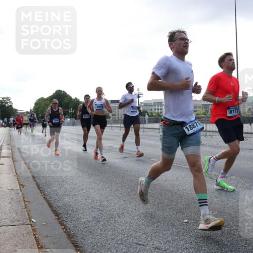 29.06.2025 - hella hamburg halbmarathon Lena Gebhardt http://msf.ph/oto/8273448 29.06.2025 09:45:05 Lombardsbrücke 2746, 6781, 16818, 12595, 18871, 18737, 1065, 1758, 1827, 2021, 2746, 3201, 3845, 4050, 4678, 5070, 5269, 5367, 6619, 6781, 7272, 7349, 8473, 8731, 9137, 9381, 10156, 10171, 10486, 10848, 11169, 12049, 12287, 12337, 12369, 12595, 12900, 13838, 13956, 14140, 14164, 14289, 15268, 15583, 15672, 15880, 15883, 16157, 16377, 16508, 16713, 16736, 16818, 17354, 17428, 18567 meine-sportfotos.de