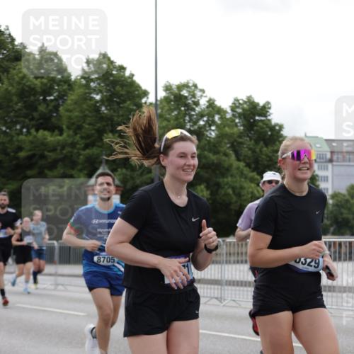 29.06.2025 - hella hamburg halbmarathon Jannik Wohlers http://msf.ph/oto/8273494 29.06.2025 10:34:10 Lombardsbrücke 1025, 2023, 2412, 2510, 2511, 3420, 4540, 5453, 5609, 6034, 6171, 6329, 6571, 6574, 6843, 7386, 7644, 7733, 8705, 9164, 9379, 9448, 9514, 10335, 10674, 11245, 11872, 12164, 13311, 13957, 14918, 15310, 15477, 16238, 16311, 16390, 16682, 16919, 17230, 17412, 18158, 18892, 18941 meine-sportfotos.de