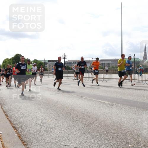 29.06.2025 - hella hamburg halbmarathon Lena Gebhardt http://msf.ph/oto/8273504 29.06.2025 10:20:06 Lombardsbrücke 17456, 17454, 11028, 110, 1046, 1069, 1110, 1115, 1154, 1474, 2064, 2357, 2405, 2441, 2918, 3278, 3434, 3678, 3842, 4108, 4110, 4170, 4539, 4562, 4570, 4585, 4614, 4737, 4739, 5251, 5397, 5556, 5659, 5811, 5812, 5831, 5878, 5937, 6796, 6797, 6872, 6874, 7018, 7101, 7137, 7248, 7249, 7519, 7739, 7744, 7808, 7836, 7917, 8025, 8146, 8387, 8427, 8462, 8738, 9136, 9196, 9735, 9873, 10041, 10349, 10414, 10550, 10594, 10595, 10622, 10701, 10754, 11028, 11036 meine-sportfotos.de