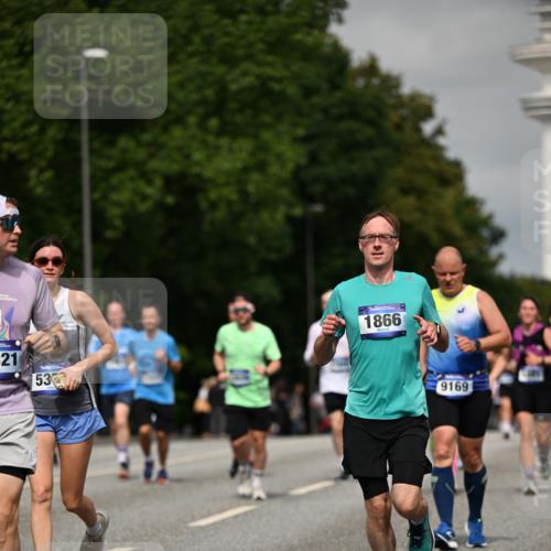 29.06.2025 - hella hamburg halbmarathon Dr. Thomas Lammeyer http://msf.ph/oto/8273506 29.06.2025 10:15:23 Kennedybrücke 1166, 1531, 1866, 1992, 4227, 5254, 5379, 5990, 5991, 7571, 9169, 9191, 10372, 10428, 11321 meine-sportfotos.de