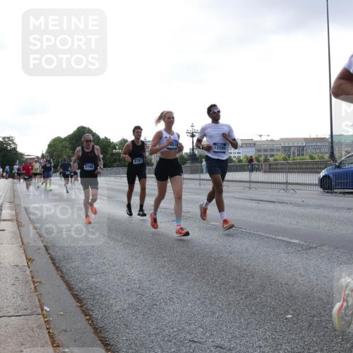 29.06.2025 - hella hamburg halbmarathon Lena Gebhardt http://msf.ph/oto/8273523 29.06.2025 09:45:05 Lombardsbrücke 2746, 6781, 6815, 12595, 1065, 1758, 1827, 2021, 2746, 3201, 3845, 4050, 4678, 5070, 5269, 5367, 6619, 6781, 7272, 7349, 8473, 8731, 9137, 9381, 10156, 10171, 10486, 10848, 11169, 12049, 12287, 12337, 12369, 12595, 12900, 13838, 13956, 14140, 14164, 14289, 15268, 15583, 15672, 15880, 15883, 16157, 16377, 16508, 16713, 16736, 16818, 17354, 17428, 18567 meine-sportfotos.de