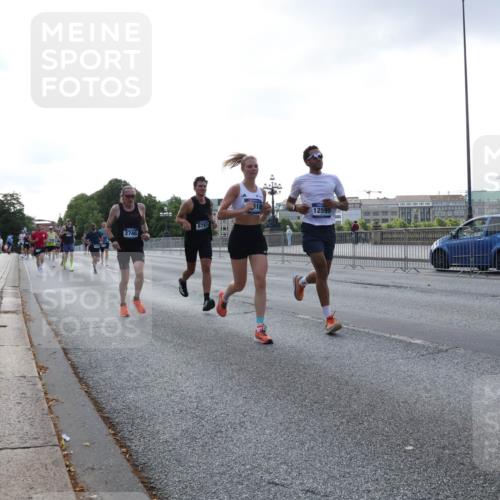 29.06.2025 - hella hamburg halbmarathon Lena Gebhardt http://msf.ph/oto/8273554 29.06.2025 09:45:05 Lombardsbrücke 2746, 318, 12595, 1065, 1758, 1827, 2021, 2746, 3201, 3845, 4050, 4678, 5070, 5269, 5367, 6619, 6781, 7272, 7349, 8473, 8731, 9137, 9381, 10156, 10171, 10486, 10848, 11169, 12049, 12287, 12337, 12369, 12595, 12900, 13838, 13956, 14140, 14164, 14289, 15268, 15583, 15672, 15880, 15883, 16157, 16377, 16508, 16713, 16736, 16818, 17354, 17428, 18567 meine-sportfotos.de