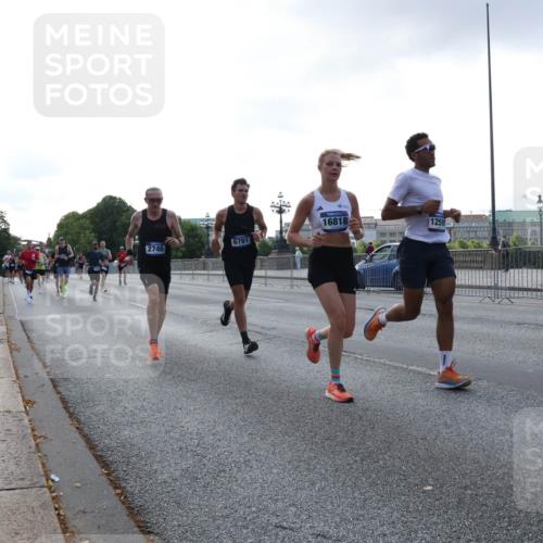 29.06.2025 - hella hamburg halbmarathon Lena Gebhardt http://msf.ph/oto/8273588 29.06.2025 09:45:06 Lombardsbrücke 2746, 6781, 16818, 1259, 1065, 1758, 1827, 2021, 2746, 3201, 3845, 4050, 4678, 5070, 5269, 5367, 5746, 6619, 6781, 7272, 7349, 7723, 8209, 8473, 8731, 8883, 9137, 9381, 10156, 10171, 10486, 10848, 11169, 11413, 12049, 12287, 12337, 12369, 12595, 12900, 13838, 13956, 14140, 14164, 14289, 15268, 15583, 15672, 15880, 15883, 16157, 16377, 16508, 16713, 16736, 16818, 17428, 18567 meine-sportfotos.de