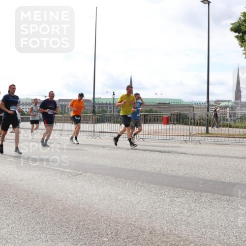 29.06.2025 - hella hamburg halbmarathon Lena Gebhardt http://msf.ph/oto/8273595 29.06.2025 10:20:06 Lombardsbrücke 8, 1836, 1046, 1069, 1110, 1115, 1154, 1474, 2064, 2357, 2405, 2441, 2918, 3278, 3434, 3678, 3842, 4108, 4110, 4170, 4539, 4562, 4570, 4585, 4614, 4737, 4739, 5251, 5397, 5556, 5659, 5811, 5812, 5831, 5878, 5937, 6796, 6797, 6872, 6874, 7018, 7101, 7137, 7248, 7249, 7519, 7739, 7744, 7808, 7836, 7917, 8025, 8146, 8387, 8427, 8462, 8738, 9136, 9196, 9735, 9873, 10041, 10349, 10414, 10550, 10594, 10595, 10622, 10701, 10754, 11028, 11036 meine-sportfotos.de