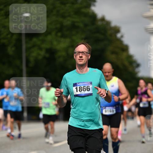 29.06.2025 - hella hamburg halbmarathon Dr. Thomas Lammeyer http://msf.ph/oto/8273616 29.06.2025 10:15:24 Kennedybrücke 1166, 1531, 1866, 1992, 4227, 5254, 5379, 5990, 5991, 7571, 9169, 9191, 10372, 10428, 11321 meine-sportfotos.de