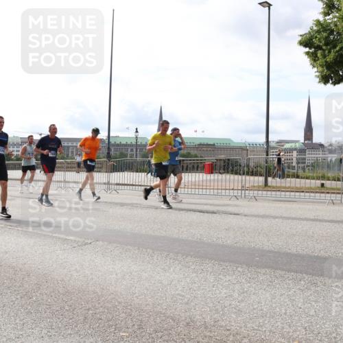 29.06.2025 - hella hamburg halbmarathon Lena Gebhardt http://msf.ph/oto/8273626 29.06.2025 10:20:06 Lombardsbrücke 8387, 1836, 7808, 1110, 1046, 1069, 1110, 1115, 1154, 1474, 2064, 2357, 2405, 2441, 2918, 3278, 3434, 3678, 3842, 4108, 4110, 4170, 4539, 4562, 4570, 4585, 4614, 4737, 4739, 5251, 5397, 5556, 5659, 5811, 5812, 5831, 5878, 5937, 6796, 6797, 6872, 6874, 7018, 7101, 7137, 7248, 7249, 7519, 7739, 7744, 7808, 7836, 7917, 8025, 8146, 8387, 8427, 8462, 8738, 9136, 9196, 9735, 9873, 10041, 10349, 10414, 10550, 10594, 10595, 10622, 10701, 10754, 11028, 11036 meine-sportfotos.de