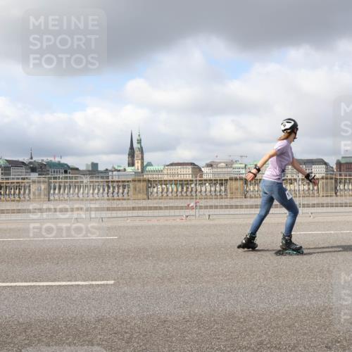 29.06.2025 - hella hamburg halbmarathon Lena Gebhardt http://msf.ph/oto/8273628 29.06.2025 09:04:54 Lombardsbrücke  meine-sportfotos.de