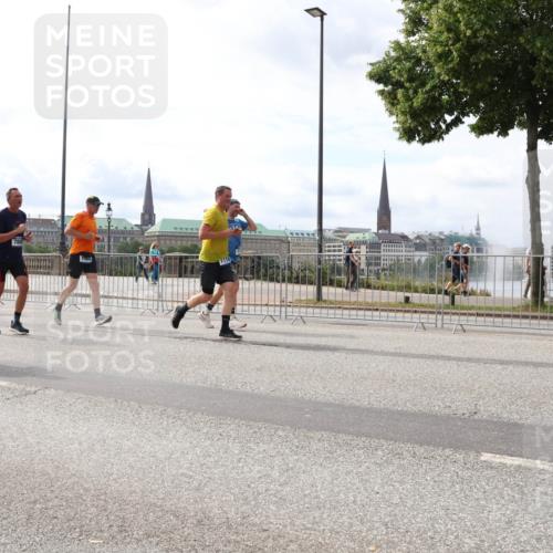29.06.2025 - hella hamburg halbmarathon Lena Gebhardt http://msf.ph/oto/8273651 29.06.2025 10:20:07 Lombardsbrücke 18368, 8146, 1046, 1069, 1110, 1115, 1154, 1474, 2064, 2357, 2405, 2441, 2918, 3278, 3434, 3678, 3842, 4170, 4539, 4562, 4570, 4585, 4614, 4737, 4739, 5251, 5397, 5556, 5659, 5811, 5812, 5831, 5878, 5937, 6796, 6797, 6872, 6874, 7018, 7101, 7137, 7248, 7249, 7519, 7739, 7744, 7808, 7836, 7917, 8025, 8146, 8387, 8427, 8462, 8738, 9136, 9196, 9735, 9873, 10041, 10349, 10414, 10550, 10594, 10595, 10622, 10701, 10754, 11028, 11036 meine-sportfotos.de