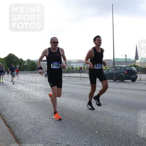 29.06.2025 - hella hamburg halbmarathon Lena Gebhardt http://msf.ph/oto/8273763 29.06.2025 09:45:07 Lombardsbrücke 2746, 6781, 1758, 1827, 1990, 2021, 2746, 3043, 3201, 3845, 4050, 4678, 5070, 5269, 5328, 5367, 5746, 6619, 6781, 7272, 7651, 7723, 8209, 8473, 8731, 8883, 9137, 9381, 10156, 10171, 10486, 10848, 11169, 11413, 12049, 12287, 12337, 12595, 12900, 13838, 13956, 14140, 14164, 14289, 15268, 15583, 15672, 15883, 16157, 16377, 16508, 16713, 16736, 16818, 17428, 18567 meine-sportfotos.de