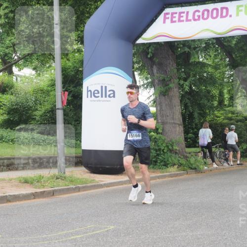 29.06.2025 - hella hamburg halbmarathon KatJ http://msf.ph/oto/8273767 29.06.2025 10:09:06 Zwischen KM18-KM19  meine-sportfotos.de