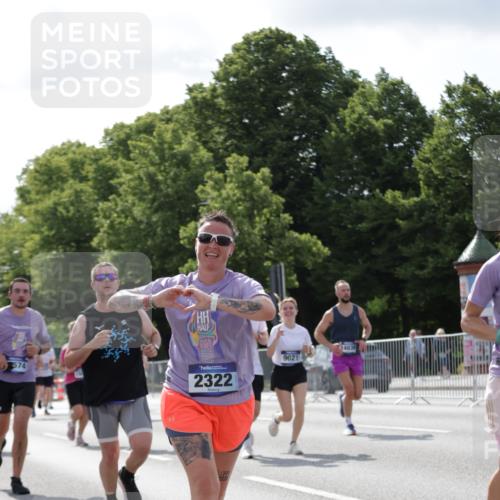29.06.2025 - hella hamburg halbmarathon Jannik Wohlers http://msf.ph/oto/8273775 29.06.2025 10:01:52 Lombardsbrücke 1128, 1254, 1432, 1453, 2142, 2322, 2323, 3169, 4985, 5763, 6166, 6295, 6322, 6708, 7031, 7223, 7243, 7323, 9020, 9021, 9156, 9353, 9928, 10866, 11191, 11554, 11871, 11938, 12315, 12316, 12491, 12837, 13868, 14574, 14838, 15008, 15901, 16067, 16614, 16634, 16723, 17533, 18128, 18130, 18240, 19162, 19240 meine-sportfotos.de