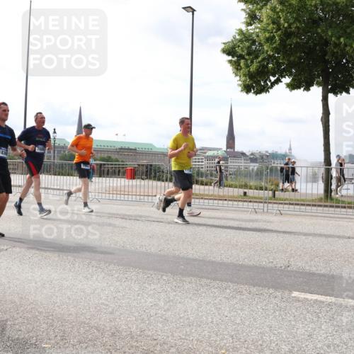 29.06.2025 - hella hamburg halbmarathon Lena Gebhardt http://msf.ph/oto/8273784 29.06.2025 10:20:07 Lombardsbrücke 7808, 13192, 2064, 110, 1046, 1069, 1110, 1115, 1154, 1474, 2064, 2357, 2405, 2441, 2918, 3278, 3434, 3678, 3842, 4170, 4539, 4562, 4570, 4585, 4614, 4737, 4739, 5251, 5397, 5556, 5659, 5811, 5812, 5831, 5878, 5937, 6796, 6797, 6872, 6874, 7018, 7101, 7137, 7248, 7249, 7519, 7739, 7744, 7808, 7836, 7917, 8025, 8146, 8387, 8427, 8462, 8738, 9136, 9196, 9735, 9873, 10041, 10349, 10414, 10550, 10594, 10595, 10622, 10701, 10754, 11028, 11036 meine-sportfotos.de