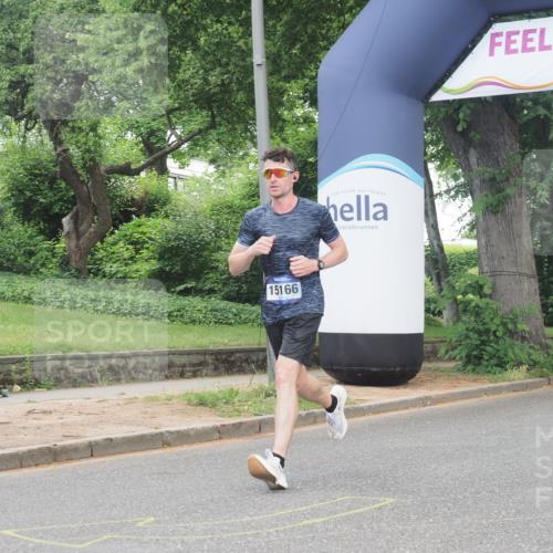 29.06.2025 - hella hamburg halbmarathon KatJ http://msf.ph/oto/8273821 29.06.2025 10:09:07 Zwischen KM18-KM19  meine-sportfotos.de