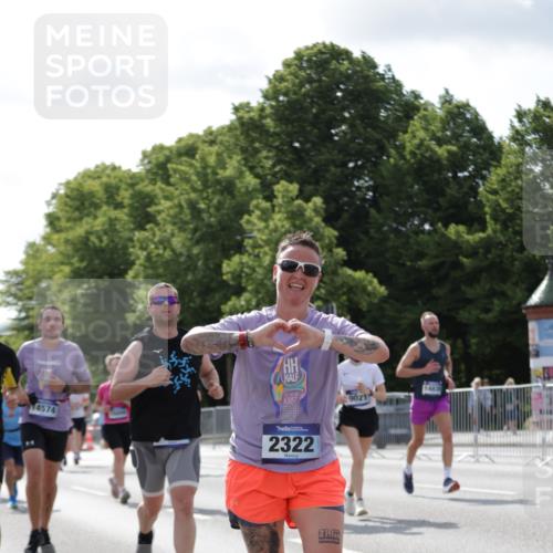 29.06.2025 - hella hamburg halbmarathon Jannik Wohlers http://msf.ph/oto/8273846 29.06.2025 10:01:52 Lombardsbrücke 1128, 1254, 1432, 1453, 2142, 2322, 2323, 3169, 4985, 5763, 6166, 6295, 6322, 6708, 7031, 7223, 7243, 7323, 9020, 9021, 9156, 9353, 9928, 10866, 11191, 11554, 11871, 11938, 12315, 12316, 12491, 12837, 13868, 14574, 14838, 15008, 15901, 16067, 16614, 16634, 16723, 17533, 18128, 18130, 18240, 19162, 19240 meine-sportfotos.de