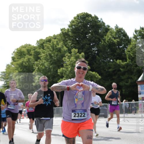29.06.2025 - hella hamburg halbmarathon Jannik Wohlers http://msf.ph/oto/8273864 29.06.2025 10:01:52 Lombardsbrücke 1128, 1254, 1432, 1453, 2142, 2322, 2323, 3169, 4985, 5763, 6166, 6295, 6322, 6708, 7031, 7223, 7243, 7323, 9020, 9021, 9156, 9353, 9928, 10866, 11191, 11554, 11871, 11938, 12315, 12316, 12491, 12837, 13868, 14574, 14838, 15008, 15901, 16067, 16614, 16634, 16723, 17533, 18128, 18130, 18240, 19162, 19240 meine-sportfotos.de