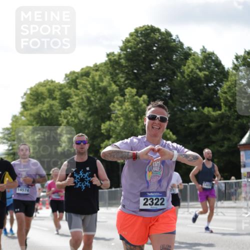 29.06.2025 - hella hamburg halbmarathon Jannik Wohlers http://msf.ph/oto/8273913 29.06.2025 10:01:52 Lombardsbrücke 1128, 1254, 1432, 1453, 2142, 2322, 2323, 3169, 4985, 5763, 6166, 6295, 6322, 6708, 7031, 7223, 7243, 7323, 9020, 9021, 9156, 9353, 9928, 10866, 11191, 11554, 11871, 11938, 12315, 12316, 12491, 12837, 13868, 14574, 14838, 15008, 15901, 16067, 16614, 16634, 16723, 17533, 18128, 18130, 18240, 19162, 19240 meine-sportfotos.de