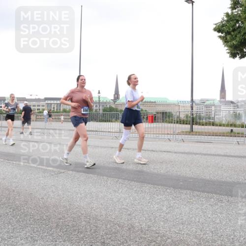 29.06.2025 - hella hamburg halbmarathon Lena Gebhardt http://msf.ph/oto/8273935 29.06.2025 10:54:30 Lombardsbrücke 130, 886, 1198, 1263, 1762, 1779, 1822, 1949, 2084, 2244, 2532, 2586, 2600, 2632, 2761, 3187, 3188, 3364, 3465, 3467, 3761, 3795, 3857, 4323, 4685, 4720, 4838, 4971, 5157, 5185, 5216, 5309, 5514, 5804, 5817, 5882, 5933, 5993, 6023, 6279, 6468, 6583, 6982, 6987, 6988, 7498, 7670, 7874, 7946, 7986, 8012, 8801, 8803, 8867, 9130, 9138, 9203, 9521, 10207, 10331, 10471, 11033, 11287, 11354, 11567, 11569, 11785, 12268, 12270, 12930, 13272 meine-sportfotos.de