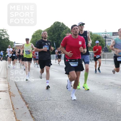 29.06.2025 - hella hamburg halbmarathon Lena Gebhardt http://msf.ph/oto/8273991 29.06.2025 09:45:09 Lombardsbrücke 10171, 1671, 19, 15672, 4289, 9381, 17374, 1758, 1827, 1990, 2021, 2746, 3043, 3201, 3845, 4050, 4678, 5070, 5269, 5328, 5367, 5746, 5826, 6619, 6781, 7272, 7481, 7651, 7723, 8209, 8473, 8731, 8883, 9137, 9381, 10156, 10171, 10486, 10848, 11169, 11413, 11857, 12049, 12234, 12287, 12595, 12900, 13838, 13956, 14140, 14164, 14289, 15268, 15583, 15672, 15883, 16157, 16377, 16508, 16713, 16736, 16818, 17428, 18567 meine-sportfotos.de