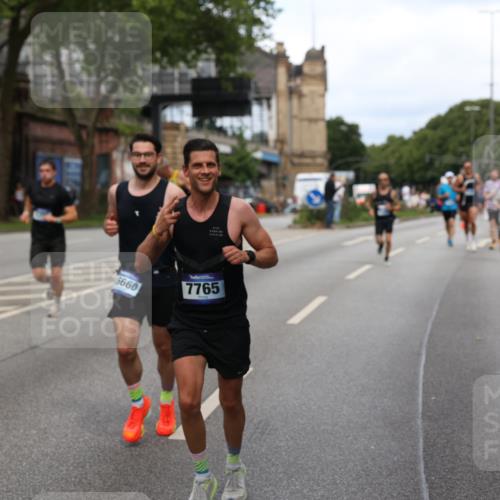 29.06.2025 - hella hamburg halbmarathon Yannick Fuchs http://msf.ph/oto/8273998 29.06.2025 10:37:12 20KM 1353, 1675, 1700, 1735, 2233, 4235, 5011, 5124, 5436, 7035, 7448, 7734, 7765, 7865, 9364, 9371, 9534, 9833, 10216, 10469, 11907, 12839, 13446, 14226, 14447, 14560, 14813, 15095, 15175, 15255, 15297, 15301, 15328, 15535, 16295, 16333, 16660, 16677, 17000, 17177, 17733, 17864, 17911, 18004, 18275, 18304, 18559, 18632, 18659, 18680, 18920 meine-sportfotos.de