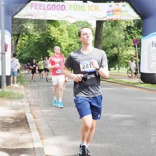 29.06.2025 - hella hamburg halbmarathon MichiJ http://msf.ph/oto/8274002 29.06.2025 10:31:29 Zwischen KM18-KM19 2415, 4080, 5477, 7865, 9114, 9534, 10099, 13897, 14813, 16224, 17516, 19009, 19229 meine-sportfotos.de