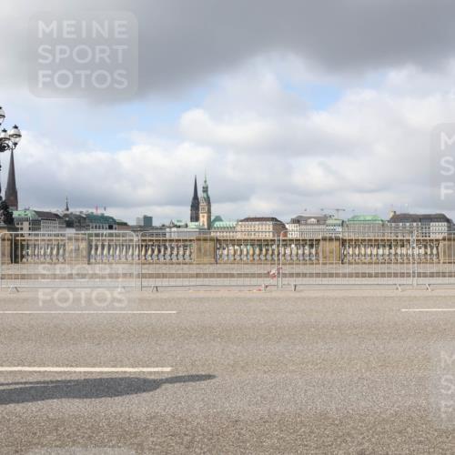 29.06.2025 - hella hamburg halbmarathon Lena Gebhardt http://msf.ph/oto/8274026 29.06.2025 09:04:59 Lombardsbrücke  meine-sportfotos.de