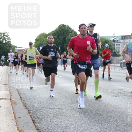 29.06.2025 - hella hamburg halbmarathon Lena Gebhardt http://msf.ph/oto/8274034 29.06.2025 09:45:09 Lombardsbrücke 167, 10171, 19, 15672, 3, 4289, 9381, 17374, 1758, 1827, 1990, 2021, 2746, 3043, 3201, 3845, 4050, 4678, 5070, 5269, 5328, 5367, 5746, 5826, 6619, 6781, 7272, 7481, 7651, 7723, 8209, 8473, 8731, 8883, 9137, 9381, 10156, 10171, 10486, 10848, 11169, 11413, 11857, 12049, 12234, 12287, 12595, 12900, 13838, 13956, 14140, 14164, 14289, 15268, 15583, 15672, 15883, 16157, 16377, 16508, 16713, 16736, 16818, 17428, 18567 meine-sportfotos.de