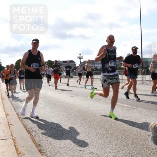 29.06.2025 - hella hamburg halbmarathon Lena Gebhardt http://msf.ph/oto/8274129 29.06.2025 09:57:44 Lombardsbrücke 7134, 9214, 17782, 7594, 15169, 4379, 1030, 1086, 1094, 1193, 1320, 1321, 1422, 1563, 1870, 2119, 2252, 2397, 2444, 2448, 2488, 2595, 2612, 2855, 2946, 3048, 3058, 3091, 3096, 3103, 3114, 3251, 3698, 3999, 4261, 4299, 4379, 4558, 4986, 5013, 5018, 5021, 5024, 5032, 5305, 5633, 5775, 5820, 5907, 6125, 6355, 6356, 6374, 6569, 6580, 6585, 6628, 6720, 6762, 6776, 6795, 6942, 7065, 7134, 7221, 7397, 7478, 7594, 7646, 7742, 7930, 7932, 7952, 7973, 7976, 9316, 10191 meine-sportfotos.de