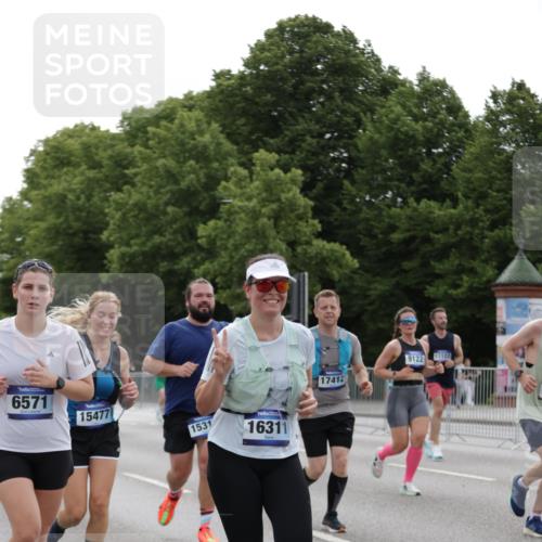29.06.2025 - hella hamburg halbmarathon Jannik Wohlers http://msf.ph/oto/8274135 29.06.2025 10:34:18 Lombardsbrücke 1025, 2023, 2355, 3130, 3420, 5453, 6034, 6171, 6310, 6329, 6335, 6843, 7020, 7386, 7644, 7733, 8369, 8793, 9122, 9164, 9448, 9514, 10335, 10674, 11122, 11245, 11646, 12164, 12236, 12382, 13311, 13416, 13471, 13473, 14273, 15310, 15380, 15477, 16238, 16311, 16390, 17412, 18892 meine-sportfotos.de