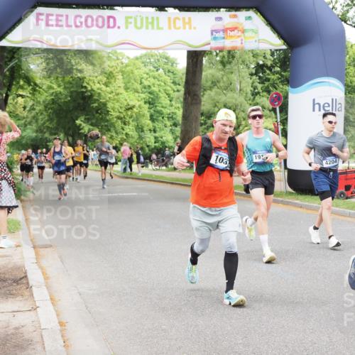 29.06.2025 - hella hamburg halbmarathon MichiJ http://msf.ph/oto/8274148 29.06.2025 10:56:27 Zwischen KM18-KM19 1032, 3091, 4204, 8614, 11987, 12492, 17988, 18218, 19190 meine-sportfotos.de