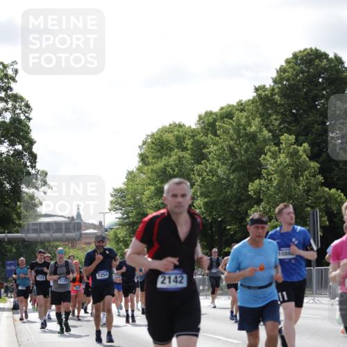 29.06.2025 - hella hamburg halbmarathon Jannik Wohlers http://msf.ph/oto/8274152 29.06.2025 10:01:56 Lombardsbrücke 1128, 1254, 1432, 1733, 2142, 2322, 2323, 2685, 2712, 3169, 3780, 3976, 4066, 4985, 5763, 6295, 6322, 6708, 6860, 7031, 7049, 7323, 7869, 9020, 9021, 9131, 9156, 9353, 10866, 11191, 11554, 11670, 11871, 11938, 12315, 12316, 12491, 12978, 13868, 13932, 14574, 14838, 15008, 15291, 15901, 16067, 16634, 16723, 17533, 17836, 18128, 18130, 18240, 18624, 19162, 19240 meine-sportfotos.de