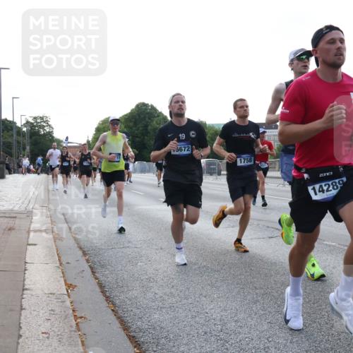29.06.2025 - hella hamburg halbmarathon Lena Gebhardt http://msf.ph/oto/8274158 29.06.2025 09:45:10 Lombardsbrücke 19, 5672, 1758, 14289, 17374, 57, 1758, 1827, 1990, 2021, 2746, 3043, 3201, 3845, 4050, 4678, 5070, 5269, 5328, 5367, 5746, 5826, 6619, 6781, 7272, 7481, 7651, 7723, 8209, 8473, 8731, 8883, 9137, 9381, 9571, 9634, 10156, 10171, 10486, 10848, 11169, 11413, 11857, 12049, 12234, 12287, 12595, 12900, 13838, 13956, 14028, 14140, 14164, 14289, 15268, 15583, 15672, 15883, 16157, 16377, 16508, 16713, 16736, 16818, 17428, 18567 meine-sportfotos.de