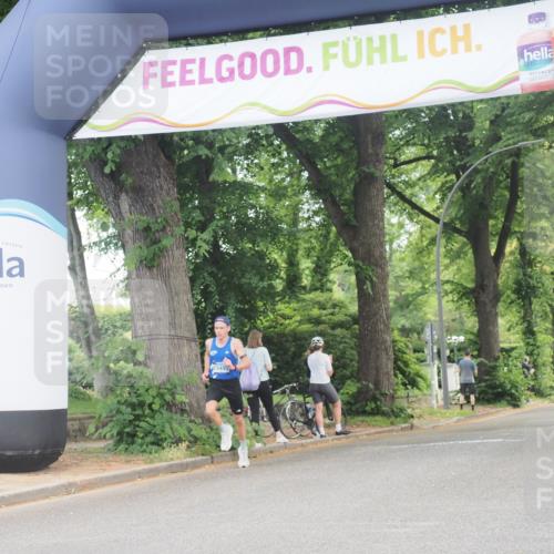 29.06.2025 - hella hamburg halbmarathon KatJ http://msf.ph/oto/8274184 29.06.2025 10:09:38 Zwischen KM18-KM19  meine-sportfotos.de