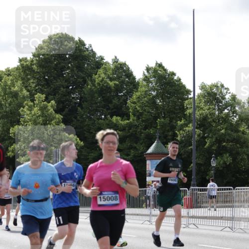 29.06.2025 - hella hamburg halbmarathon Jannik Wohlers http://msf.ph/oto/8274186 29.06.2025 10:01:56 Lombardsbrücke 1128, 1254, 1432, 1733, 2142, 2322, 2323, 2685, 2712, 3169, 3780, 3976, 4066, 4985, 5763, 6295, 6322, 6708, 6860, 7031, 7049, 7323, 7869, 9020, 9021, 9131, 9156, 9353, 10866, 11191, 11554, 11670, 11871, 11938, 12315, 12316, 12491, 12978, 13868, 13932, 14574, 14838, 15008, 15291, 15901, 16067, 16634, 16723, 17533, 17836, 18128, 18130, 18240, 18624, 19162, 19240 meine-sportfotos.de