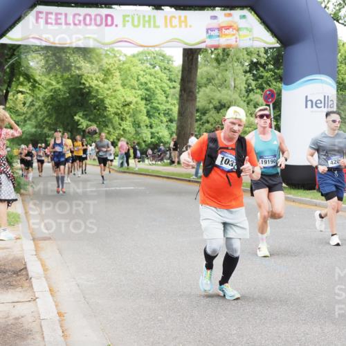 29.06.2025 - hella hamburg halbmarathon MichiJ http://msf.ph/oto/8274187 29.06.2025 10:56:27 Zwischen KM18-KM19 1032, 3091, 4204, 8614, 11987, 12492, 17988, 18218, 19190 meine-sportfotos.de