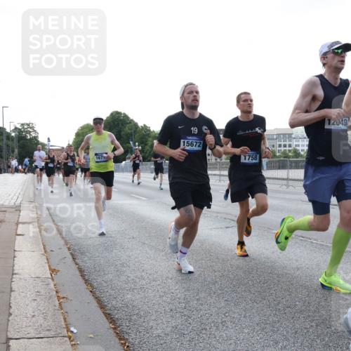 29.06.2025 - hella hamburg halbmarathon Lena Gebhardt http://msf.ph/oto/8274202 29.06.2025 09:45:11 Lombardsbrücke 167, 19, 15672, 1758, 12049, 57, 1758, 1827, 1990, 2746, 3043, 3201, 3845, 4050, 4678, 5070, 5269, 5328, 5367, 5746, 5826, 6619, 6781, 7272, 7481, 7651, 7723, 8209, 8473, 8731, 8883, 9137, 9381, 9571, 9634, 10156, 10171, 10486, 10848, 11169, 11413, 11857, 12049, 12234, 12287, 12595, 12900, 13838, 13956, 14028, 14140, 14164, 14289, 15268, 15583, 15672, 15883, 16157, 16377, 16508, 16713, 16736, 16818, 17428, 18567 meine-sportfotos.de
