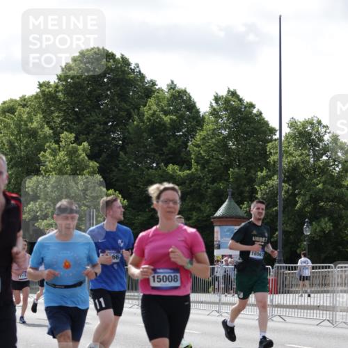 29.06.2025 - hella hamburg halbmarathon Jannik Wohlers http://msf.ph/oto/8274209 29.06.2025 10:01:56 Lombardsbrücke 1128, 1254, 1432, 1733, 2142, 2322, 2323, 2685, 2712, 3169, 3780, 3976, 4066, 4985, 5763, 6295, 6322, 6708, 6860, 7031, 7049, 7323, 7869, 9020, 9021, 9131, 9156, 9353, 10866, 11191, 11554, 11670, 11871, 11938, 12315, 12316, 12491, 12978, 13868, 13932, 14574, 14838, 15008, 15291, 15901, 16067, 16634, 16723, 17533, 17836, 18128, 18130, 18240, 18624, 19162, 19240 meine-sportfotos.de