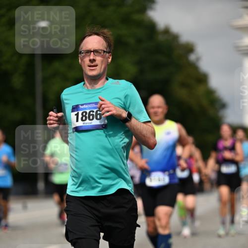 29.06.2025 - hella hamburg halbmarathon Dr. Thomas Lammeyer http://msf.ph/oto/8274214 29.06.2025 10:15:25 Kennedybrücke 1166, 1531, 1866, 1992, 4227, 5254, 5379, 5990, 5991, 7571, 9169, 9191, 10372, 10428, 11321 meine-sportfotos.de
