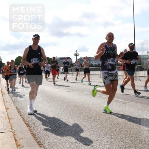 29.06.2025 - hella hamburg halbmarathon Lena Gebhardt http://msf.ph/oto/8274260 29.06.2025 09:57:44 Lombardsbrücke 7134, 5214, 17782, 7594, 15169, 4379, 1030, 1086, 1094, 1193, 1320, 1321, 1422, 1563, 1870, 2119, 2252, 2397, 2444, 2448, 2488, 2595, 2612, 2855, 2946, 3048, 3058, 3091, 3096, 3103, 3114, 3251, 3698, 3999, 4261, 4299, 4379, 4558, 4986, 5013, 5018, 5021, 5024, 5032, 5305, 5633, 5775, 5820, 5907, 6125, 6355, 6356, 6374, 6569, 6580, 6585, 6628, 6720, 6762, 6776, 6795, 6942, 7065, 7134, 7221, 7397, 7478, 7594, 7646, 7742, 7930, 7932, 7952, 7973, 7976, 9316, 10191 meine-sportfotos.de