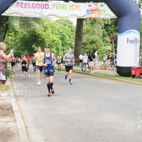 29.06.2025 - hella hamburg halbmarathon MichiJ http://msf.ph/oto/8274321 29.06.2025 10:56:31 Zwischen KM18-KM19 1032, 4204, 5242, 11987, 17988, 18429, 19190 meine-sportfotos.de