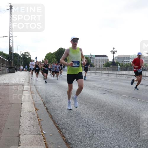 29.06.2025 - hella hamburg halbmarathon Lena Gebhardt http://msf.ph/oto/8274328 29.06.2025 09:45:12 Lombardsbrücke 6711, 7651, 57, 1758, 1827, 1990, 2746, 3043, 3201, 4050, 5070, 5269, 5328, 5367, 5746, 5826, 6619, 6781, 7272, 7389, 7481, 7651, 7723, 8209, 8473, 8731, 8883, 9137, 9381, 9571, 9634, 10156, 10171, 10486, 10848, 11169, 11413, 11857, 12049, 12234, 12287, 12595, 12900, 13838, 13956, 14028, 14140, 14164, 14289, 15268, 15583, 15672, 15883, 16157, 16377, 16508, 16713, 16736, 16818, 17428 meine-sportfotos.de