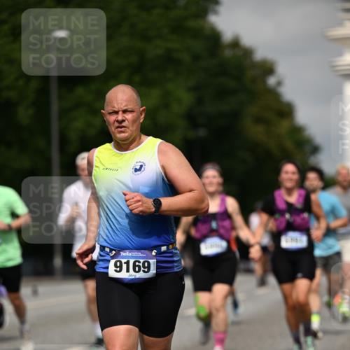 29.06.2025 - hella hamburg halbmarathon Dr. Thomas Lammeyer http://msf.ph/oto/8274334 29.06.2025 10:15:27 Kennedybrücke 1166, 1531, 1866, 1992, 4227, 5254, 5379, 5990, 5991, 7571, 9169, 9191, 10042, 10372, 10428, 11321 meine-sportfotos.de