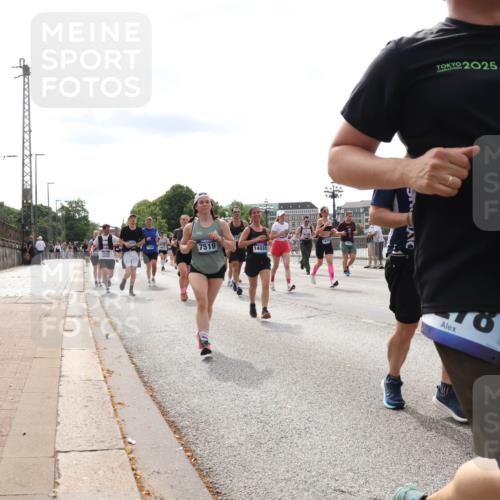 29.06.2025 - hella hamburg halbmarathon Lena Gebhardt http://msf.ph/oto/8274390 29.06.2025 10:20:10 Lombardsbrücke 1154, 7519, 14024, 2025, 1046, 1069, 1110, 1115, 1154, 1474, 2064, 2405, 2478, 2918, 3278, 3434, 3842, 4154, 4539, 4585, 4614, 4737, 4739, 5251, 5397, 5556, 5659, 5811, 5812, 5831, 5878, 5937, 6796, 6797, 6872, 6874, 6951, 7018, 7101, 7131, 7137, 7248, 7249, 7519, 7739, 7744, 7808, 7917, 8025, 8146, 8387, 8427, 8462, 8588, 8738, 9136, 9196, 9735, 9873, 10041, 10349, 10414, 10550, 10594, 10595, 10622, 10701, 10754, 11028, 11036, 11835 meine-sportfotos.de