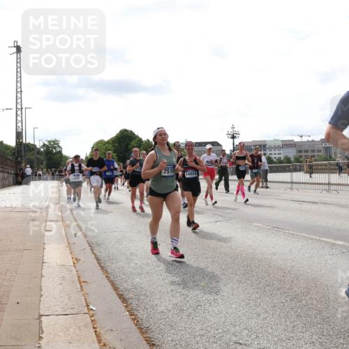 29.06.2025 - hella hamburg halbmarathon Lena Gebhardt http://msf.ph/oto/8274447 29.06.2025 10:20:10 Lombardsbrücke 10701, 1046, 1069, 1110, 1115, 1154, 1474, 2064, 2405, 2478, 2918, 3278, 3434, 3842, 4154, 4539, 4585, 4614, 4737, 4739, 5251, 5397, 5556, 5659, 5811, 5812, 5831, 5878, 5937, 6796, 6797, 6872, 6874, 6951, 7018, 7101, 7131, 7137, 7248, 7249, 7519, 7739, 7744, 7808, 7917, 8025, 8146, 8387, 8427, 8462, 8588, 8738, 9136, 9196, 9735, 9873, 10041, 10349, 10414, 10550, 10594, 10595, 10622, 10701, 10754, 11028, 11036, 11835 meine-sportfotos.de