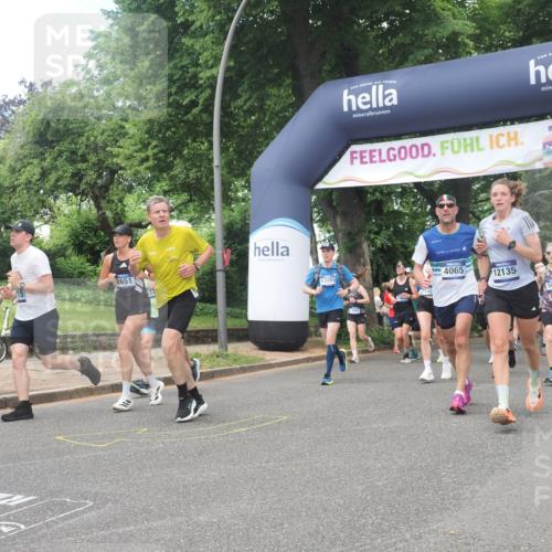 29.06.2025 - hella hamburg halbmarathon KatJ http://msf.ph/oto/8274484 29.06.2025 10:40:08 Zwischen KM18-KM19 2444, 3209, 3715, 4065, 5638, 8273, 8390, 8587, 8651 meine-sportfotos.de
